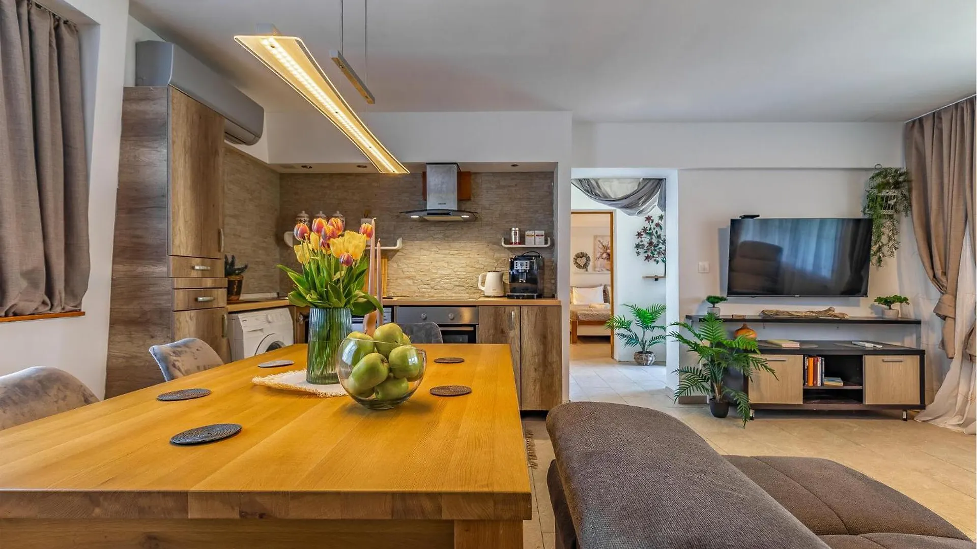 Beautiful Home In Skatari With Kitchen Pula 0*,