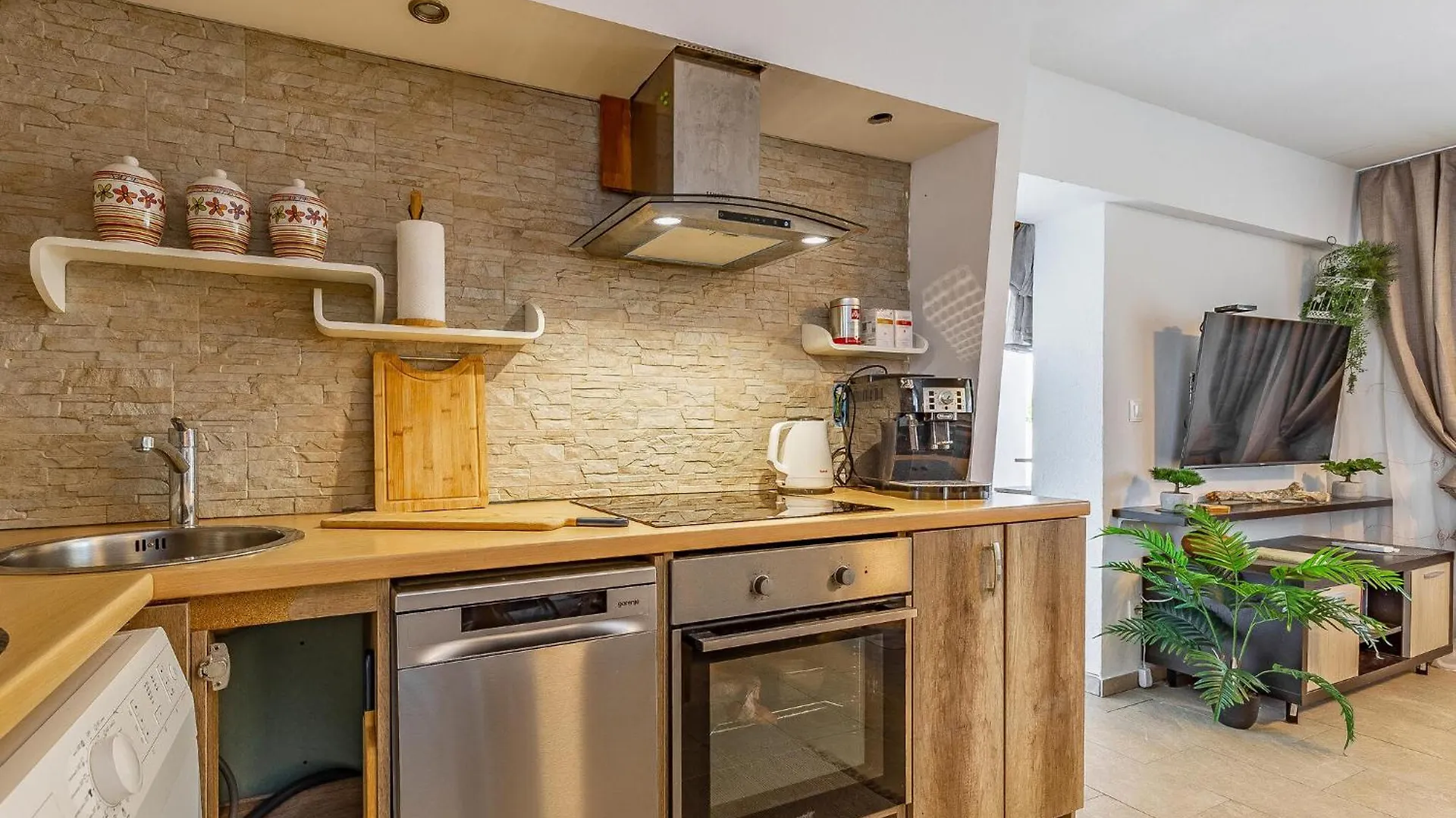 Beautiful Home In Skatari With Kitchen Pula Holiday home